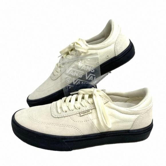 💖MEGA SALE💖VANS Gilbert Crocket Low Top White Women’s VN0A5JIF86H Suede - Picture 1 of 11